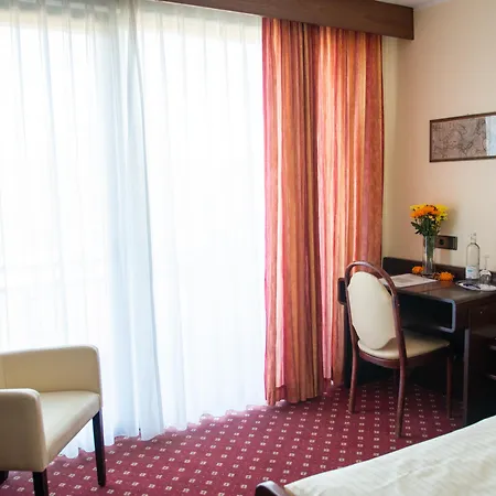 Hotel Haus Am Zoo 3*